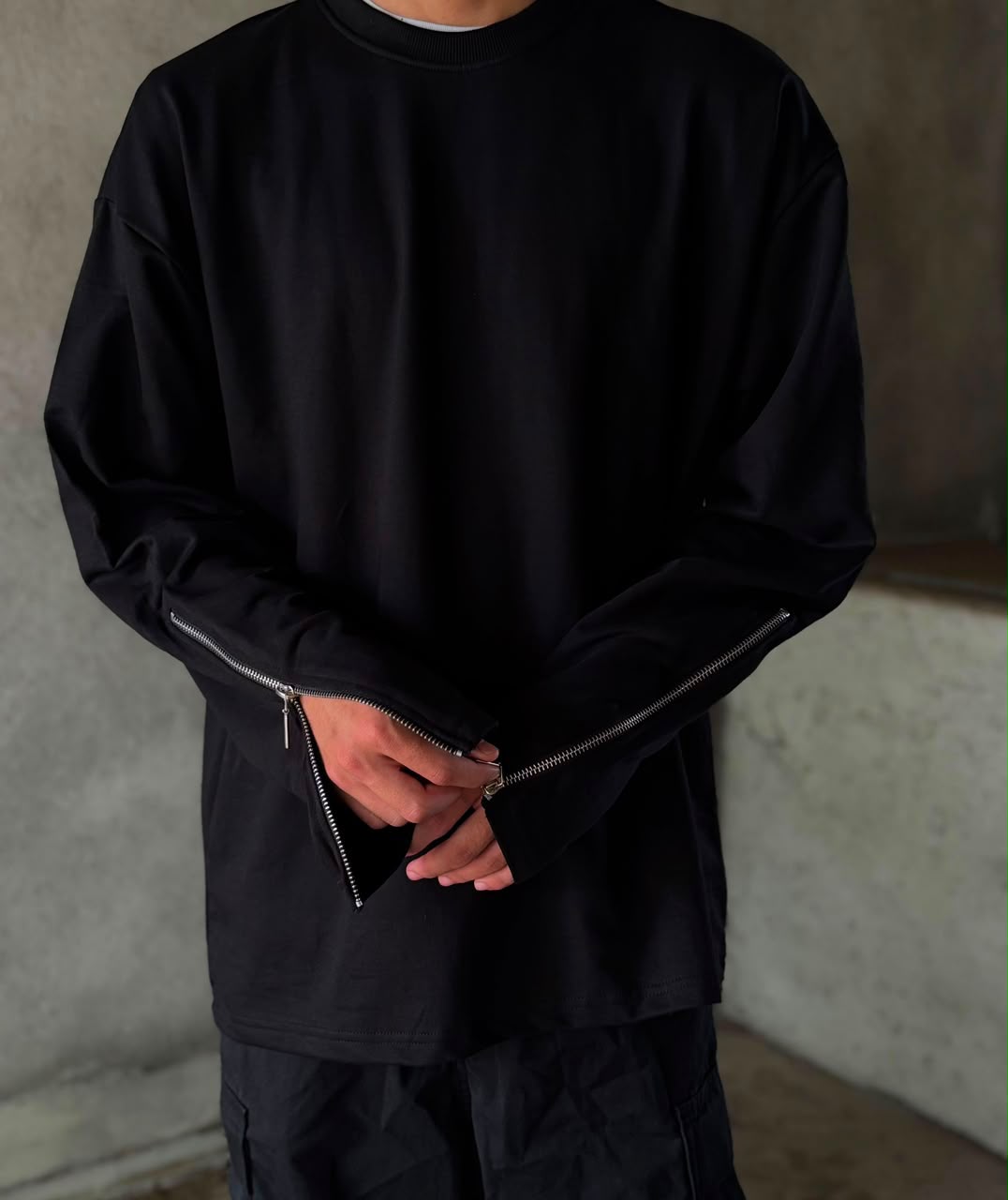 Men's Black Oversized Full Sleeve T-Shirt with Zipper Sleeves