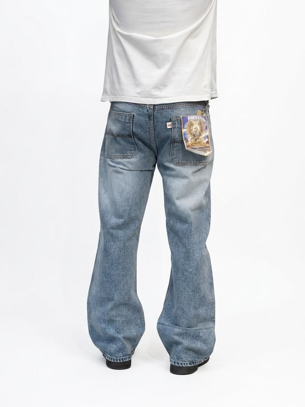 Men's vintage wash baggy denim jeans with a loose fit.