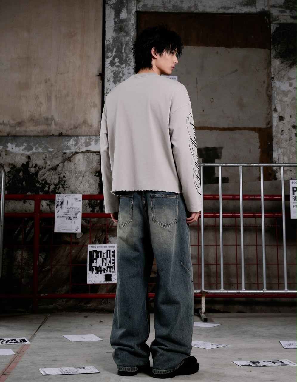 Silent Theory Oversized Graphic Long Sleeve T-Shirt
