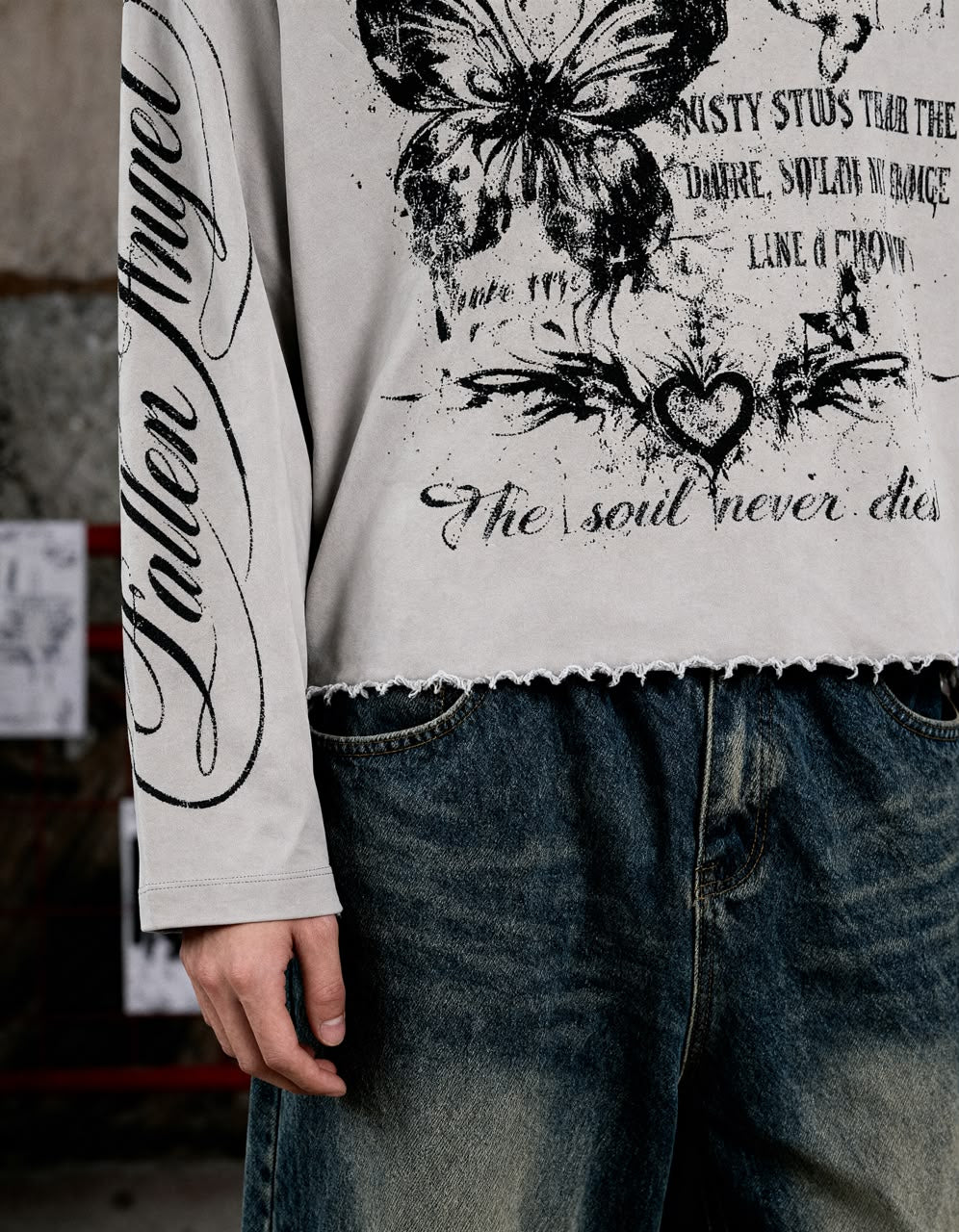 Silent Theory Oversized Graphic Long Sleeve T-Shirt