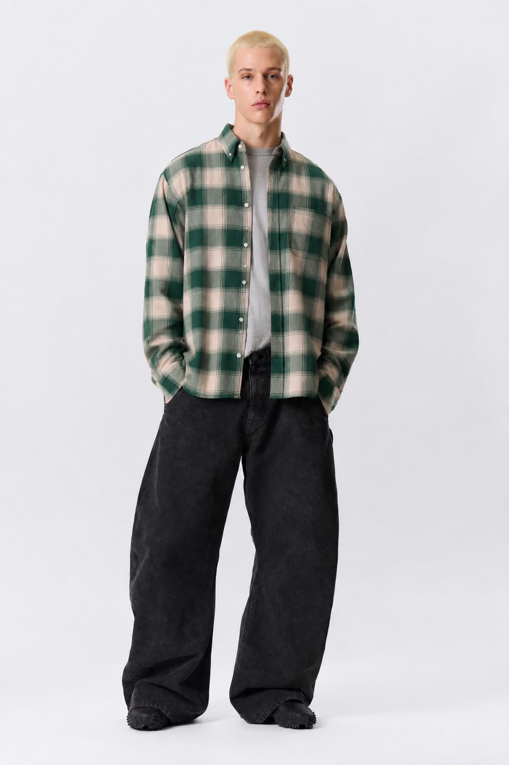  plaid flannel button-down shirt with full sleeves
