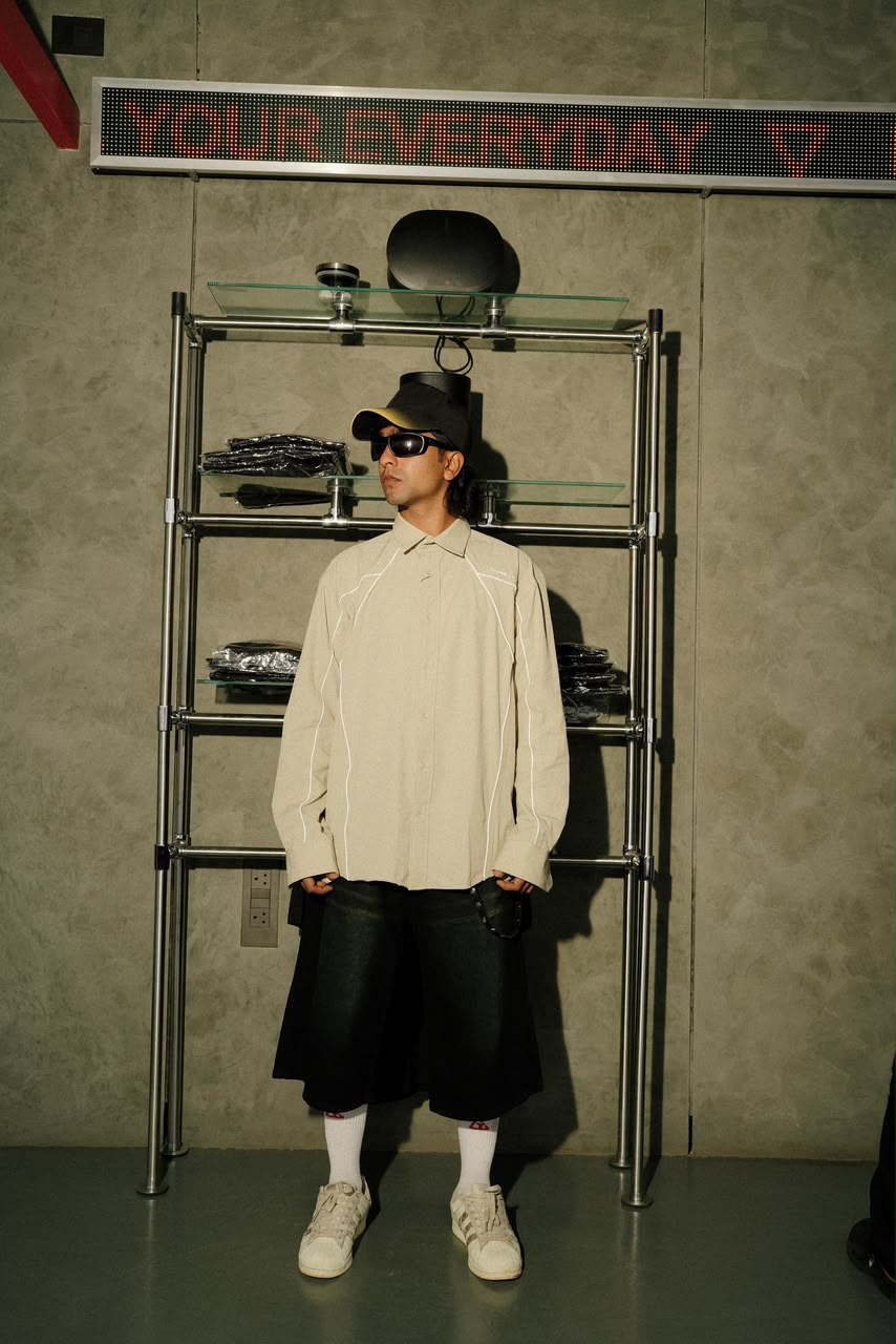 Light grey oversized long sleeve shirt with contrast piping