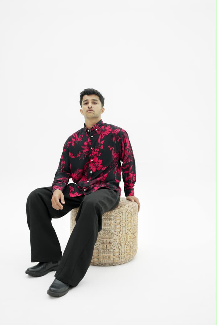 Men's regular fit floral printed cotton blend shirt
