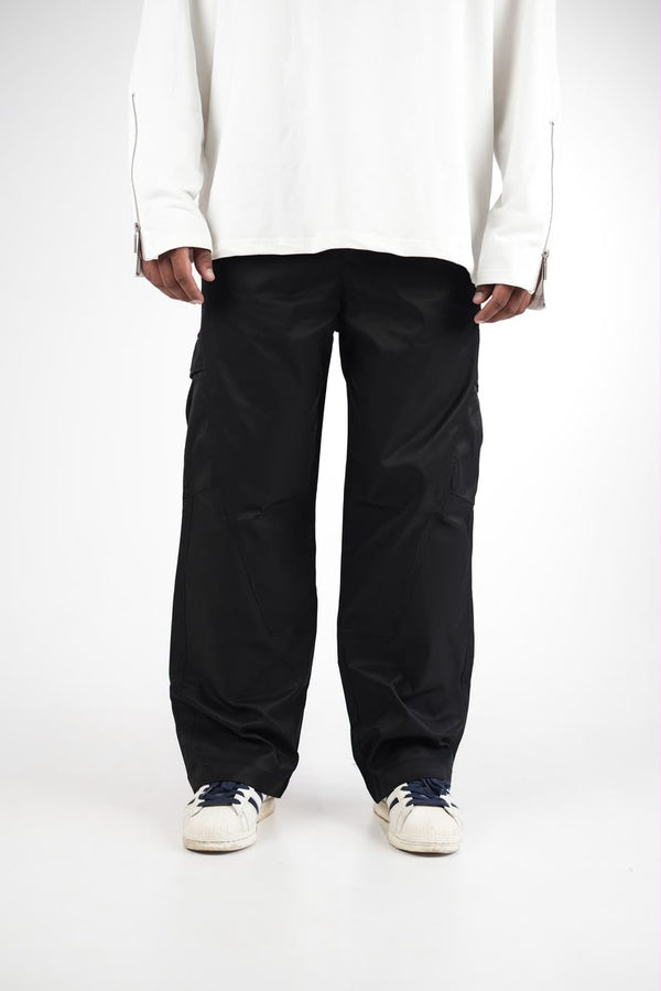  utility cargo pants with a relaxed fit