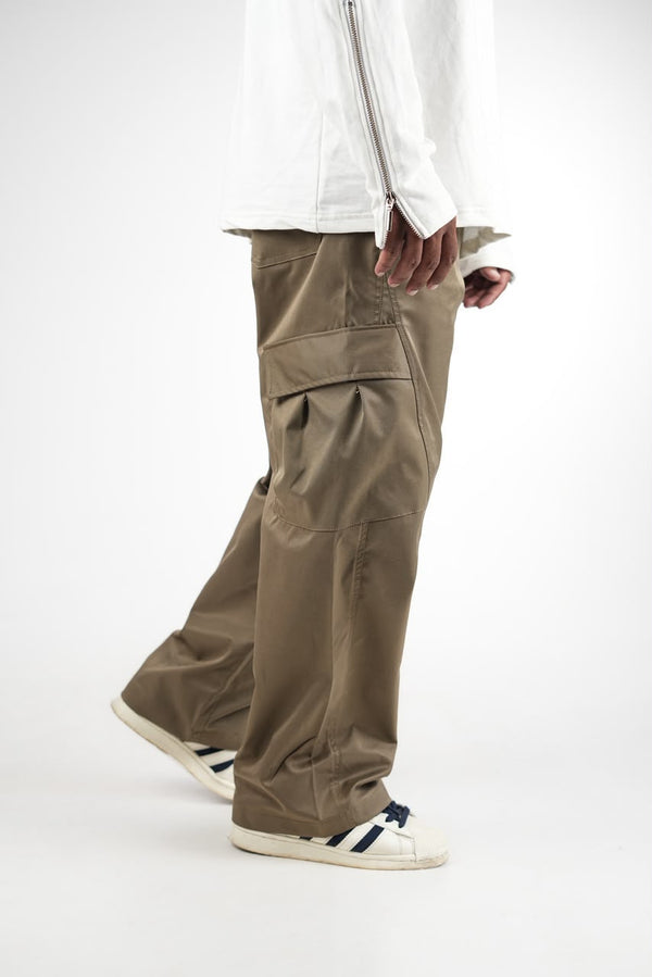  utility cargo pants with a relaxed fit
