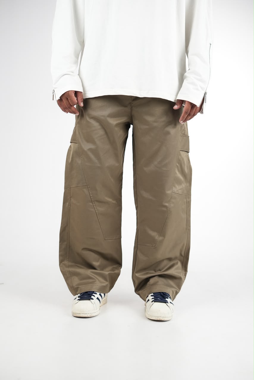  utility cargo pants with a relaxed fit