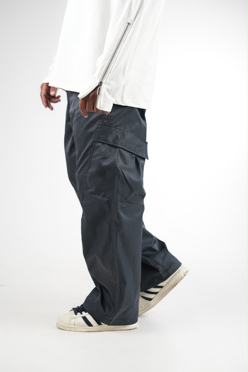  utility cargo pants with a relaxed fit