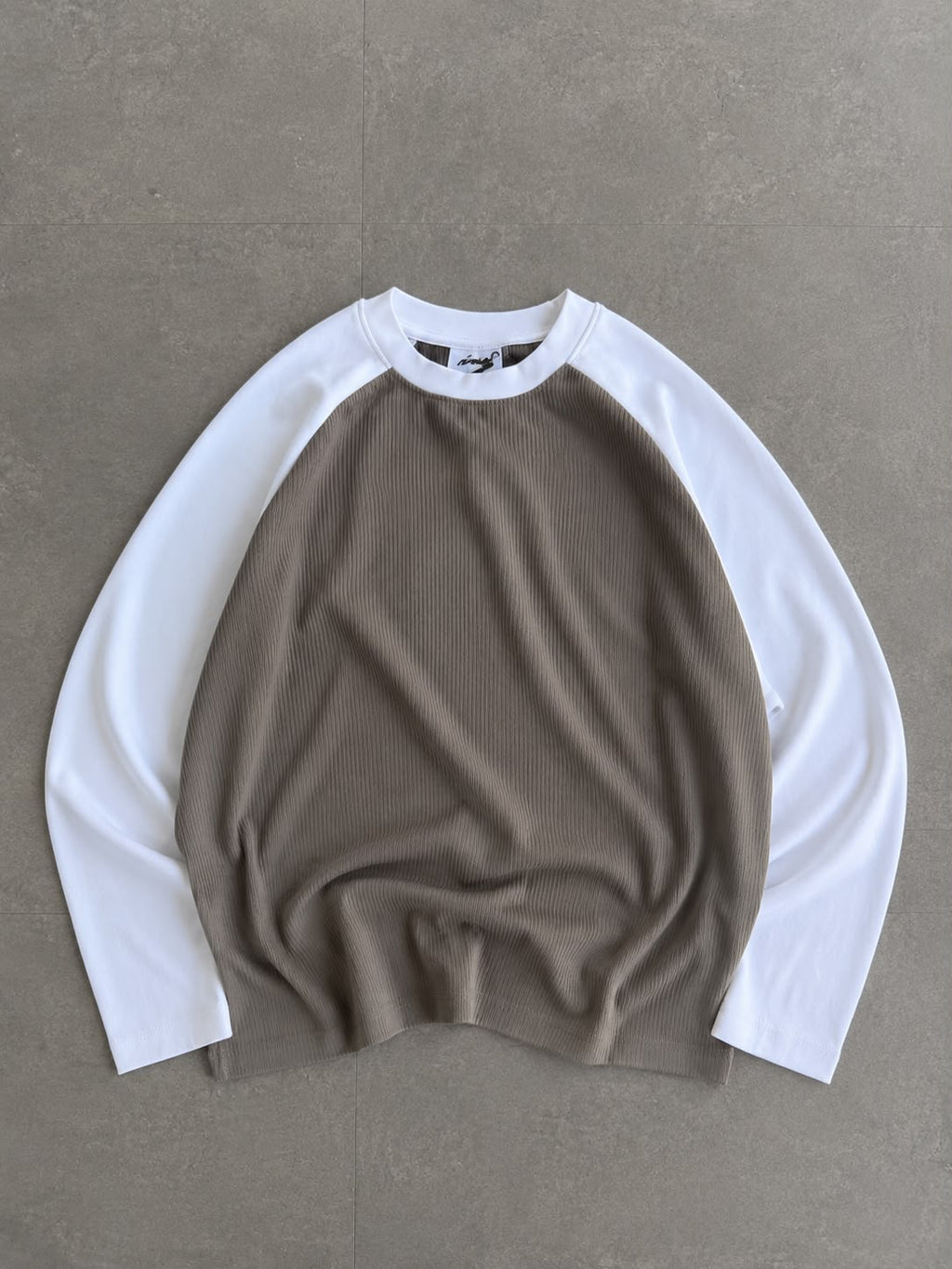 Minimalist taupe ribbed raglan long sleeve T-shirt