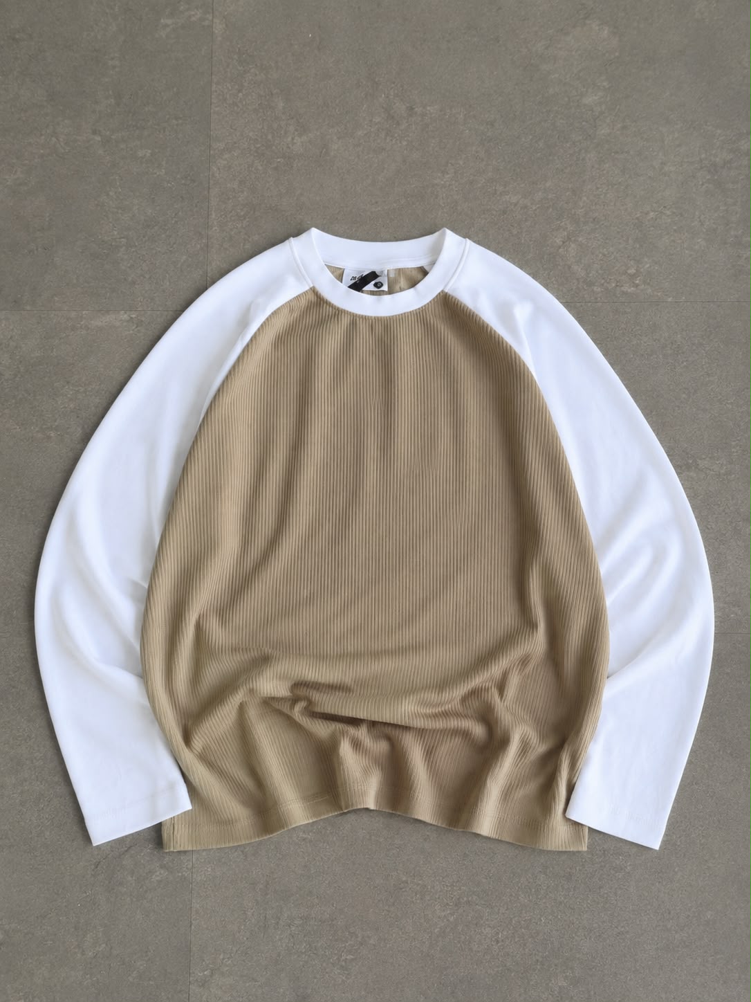 Minimalist taupe ribbed raglan long sleeve T-shirt