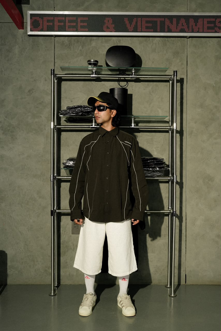 Light grey oversized long sleeve shirt with contrast piping