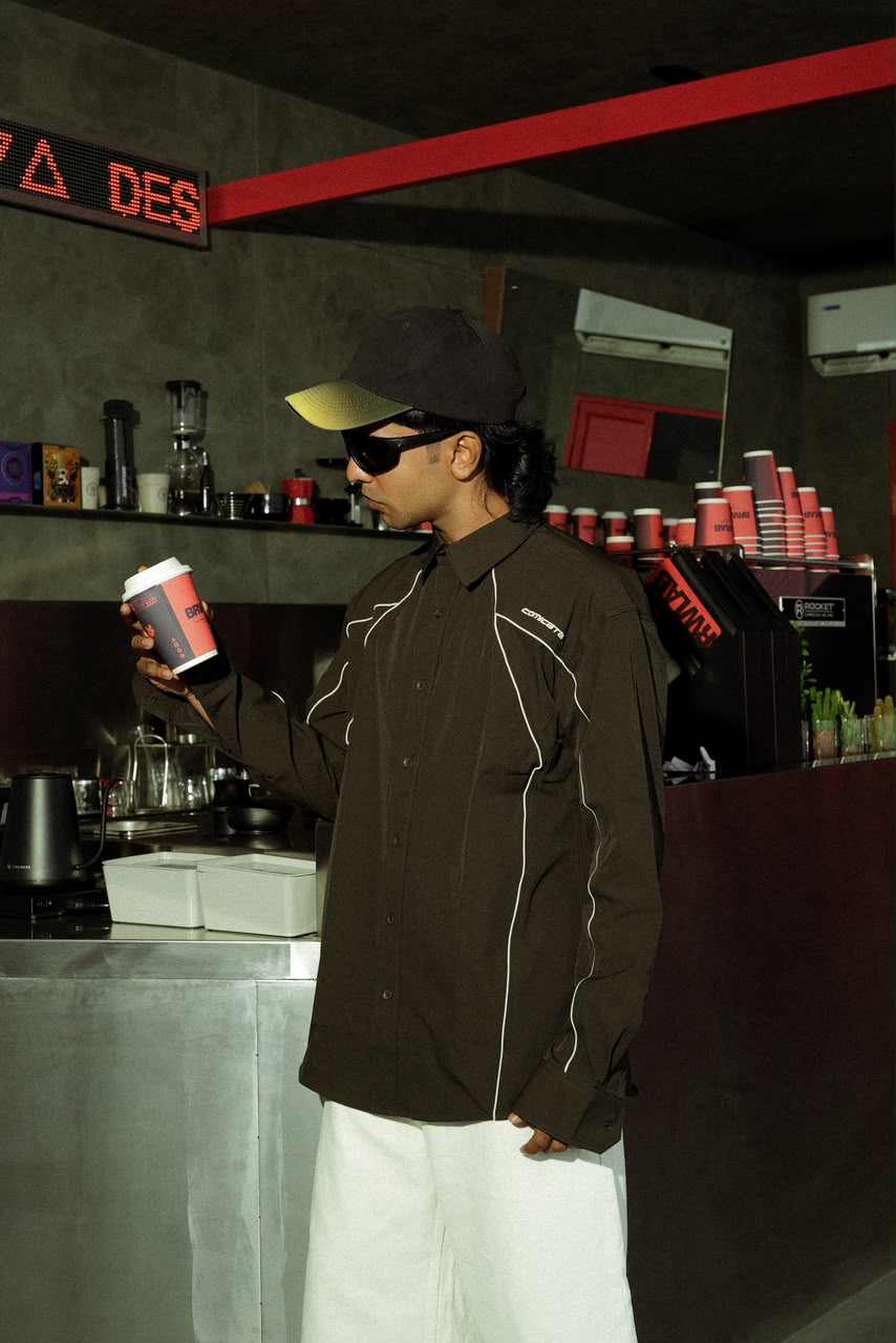 Light grey oversized long sleeve shirt with contrast piping