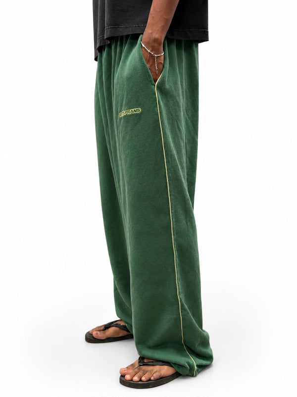 "Men's oversized sweatpants with relaxed fit