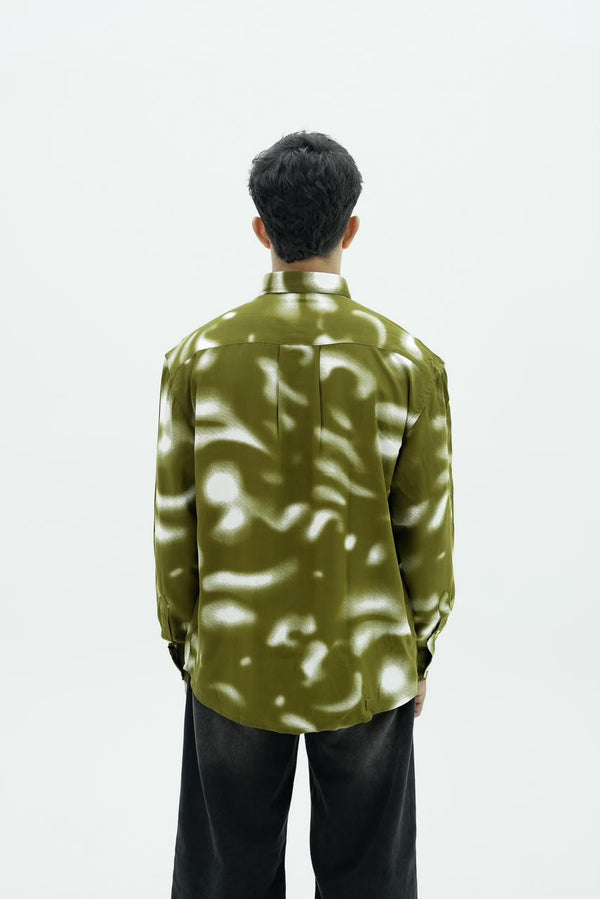 Men’s botanical print full-sleeve shirt with button-down front.