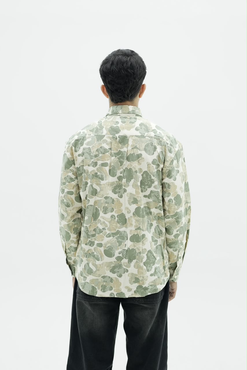 Men’s botanical print full-sleeve shirt with button-down front.