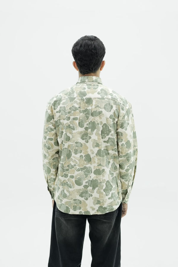 Men’s botanical print full-sleeve shirt with button-down front.