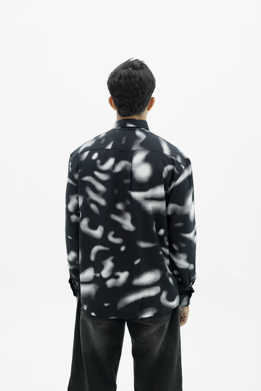Men’s botanical print full-sleeve shirt with button-down front.