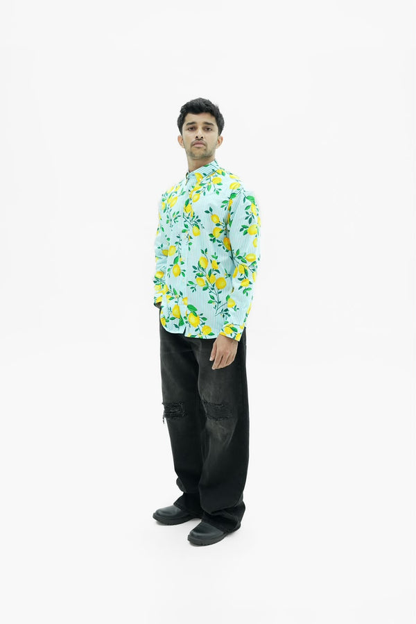 Men’s botanical print full-sleeve shirt with button-down front.