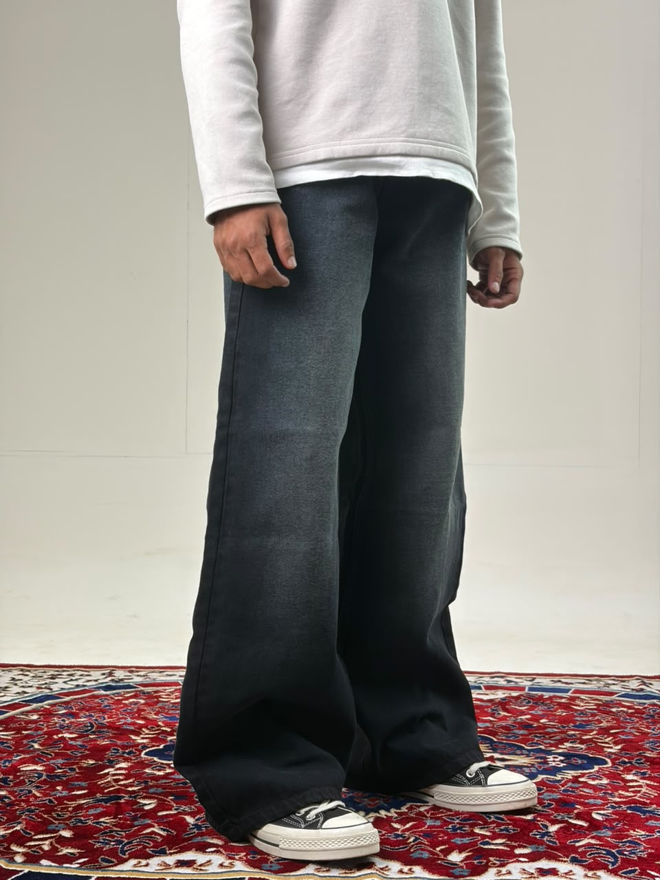 Black Wide-Leg Denim Jeans Secondary image